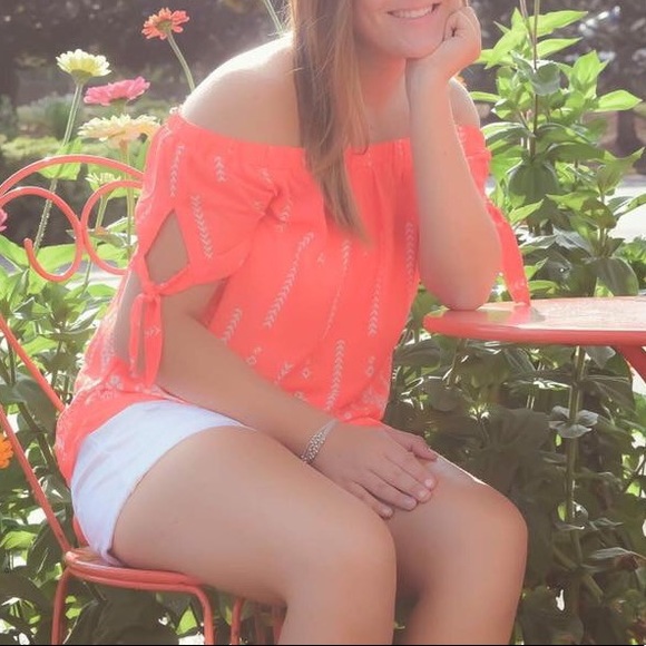 Coral off the shoulder top - Picture 3 of 3